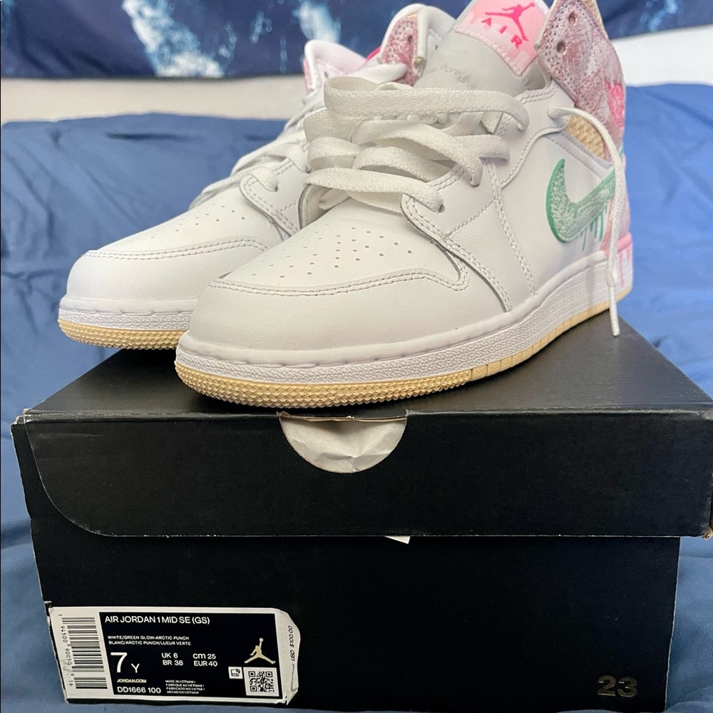 Jordan 1 Mid
